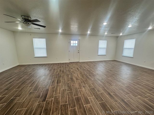 221 E Elm Street, Durant, OK 74701