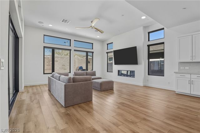 477 Highview Ridge Avenue, Las Vegas, NV 89138