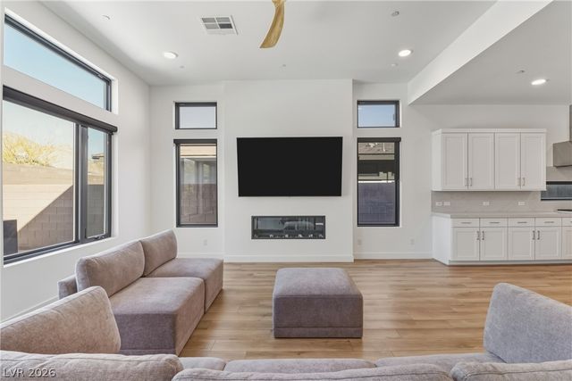 477 Highview Ridge Avenue, Las Vegas, NV 89138