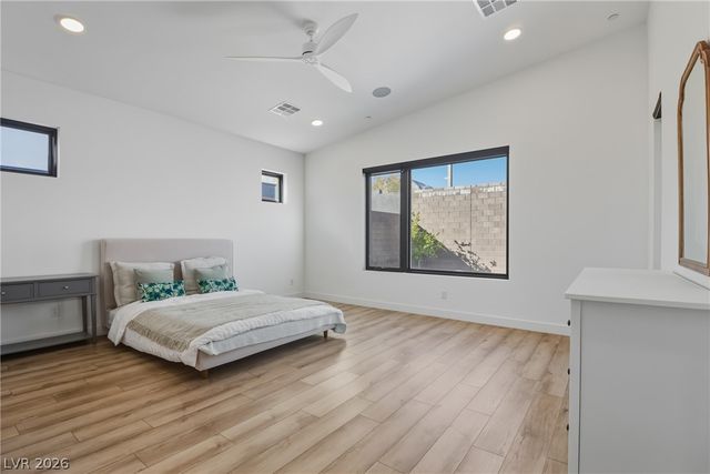477 Highview Ridge Avenue, Las Vegas, NV 89138