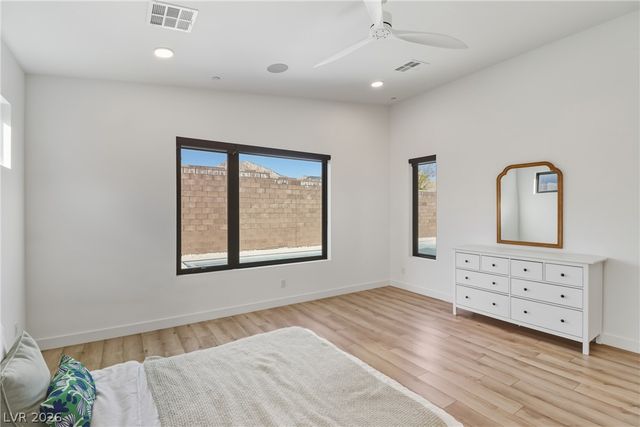 477 Highview Ridge Avenue, Las Vegas, NV 89138