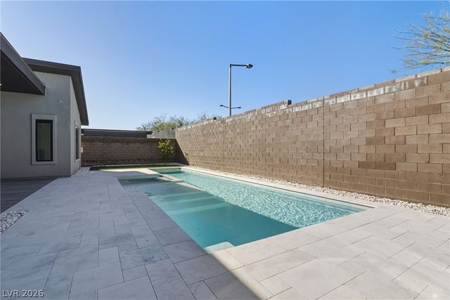 477 Highview Ridge Avenue, Las Vegas, NV 89138