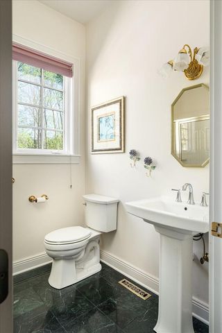 W5419 Pine Bluff ROAD, La Crosse, WI 54601