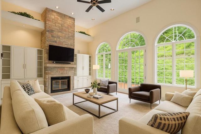 W5419 Pine Bluff ROAD, La Crosse, WI 54601