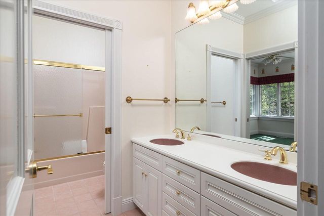 W5419 Pine Bluff ROAD, La Crosse, WI 54601