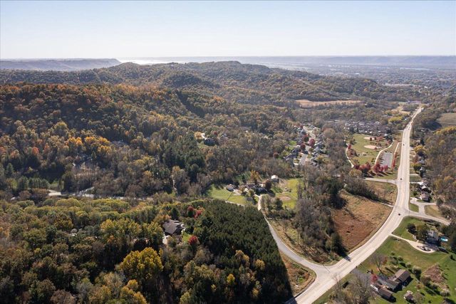 W5419 Pine Bluff ROAD, La Crosse, WI 54601