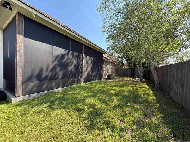 1322 Meadow Grove Ave, Zachary, LA 70791