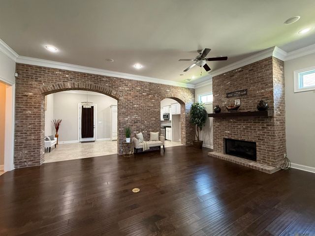 1322 Meadow Grove Ave, Zachary, LA 70791