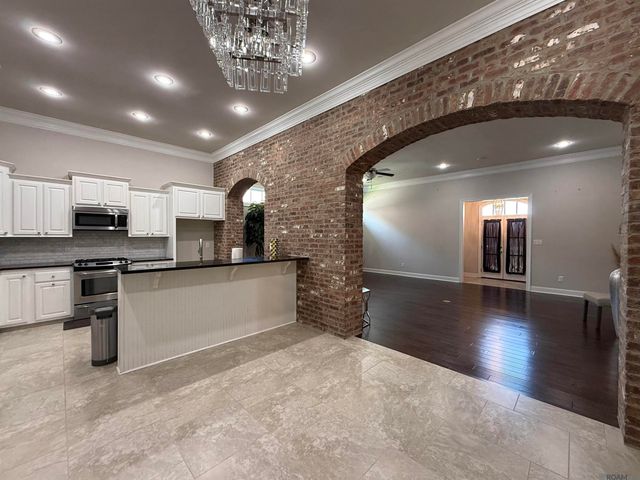 1322 Meadow Grove Ave, Zachary, LA 70791