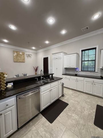 1322 Meadow Grove Ave, Zachary, LA 70791