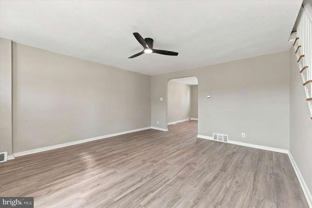 3819 BRUNSWICK AVE, DREXEL HILL, PA 19026 — photo 2