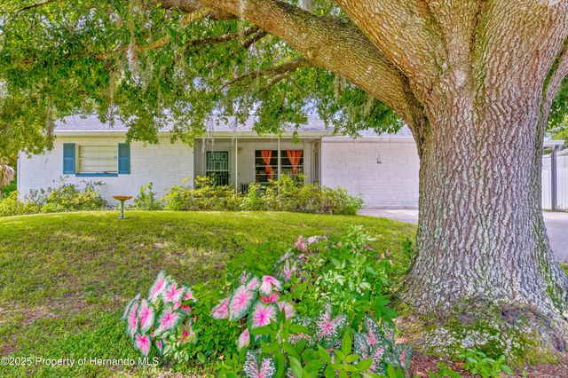 1236 NE 3rd Street, Crystal River, FL 34429