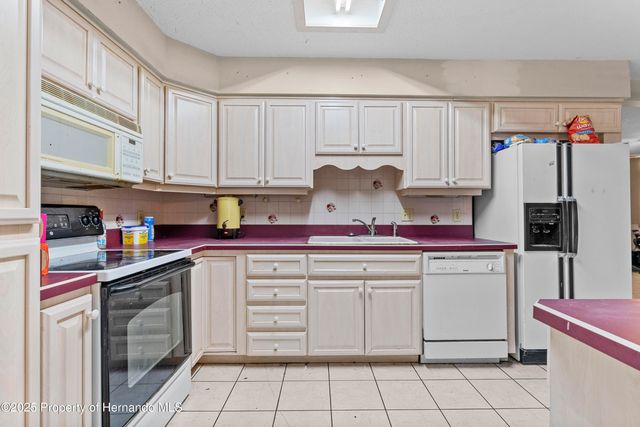 1236 NE 3rd Street, Crystal River, FL 34429