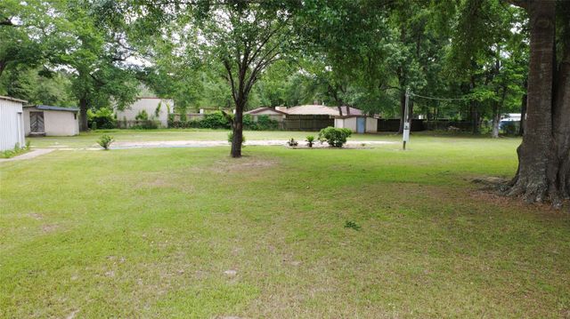 69 W Old Field Drive, Huffman, TX 77336