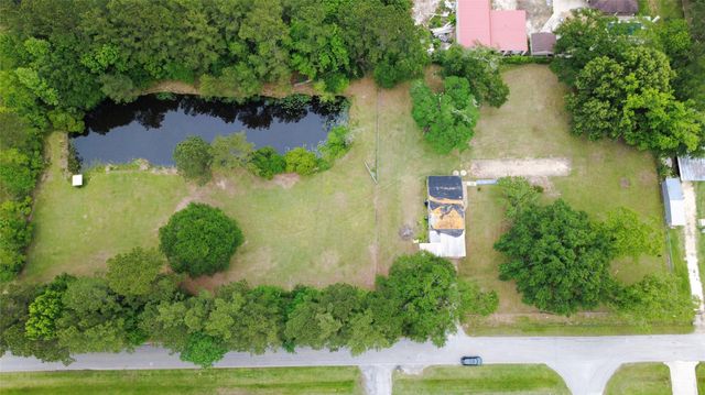 69 W Old Field Drive, Huffman, TX 77336
