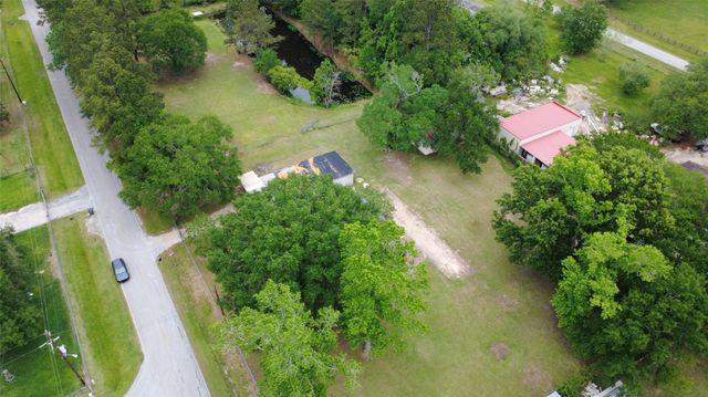 69 W Old Field Drive, Huffman, TX 77336