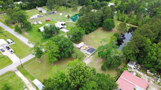 69 W Old Field Drive, Huffman, TX 77336