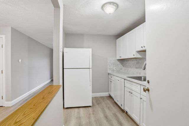 11 Davis b8, Acton, MA 01720