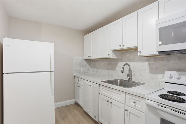 11 Davis b8, Acton, MA 01720