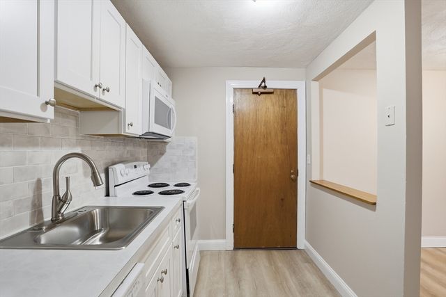 11 Davis b8, Acton, MA 01720