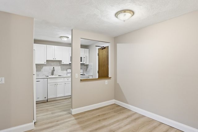 11 Davis b8, Acton, MA 01720