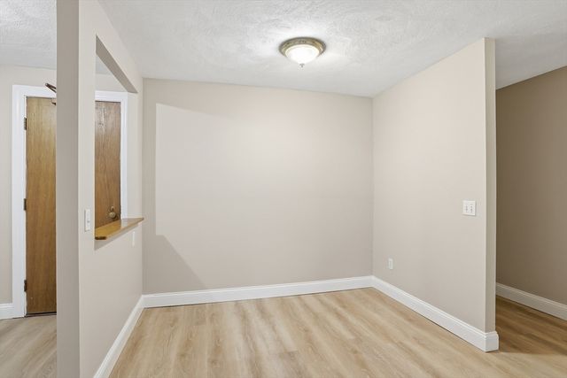 11 Davis b8, Acton, MA 01720