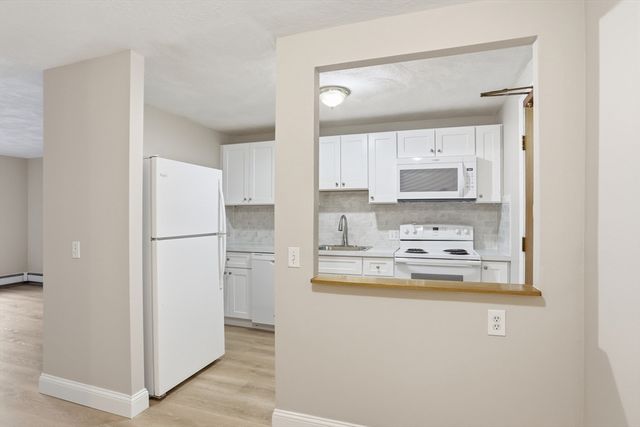 11 Davis b8, Acton, MA 01720