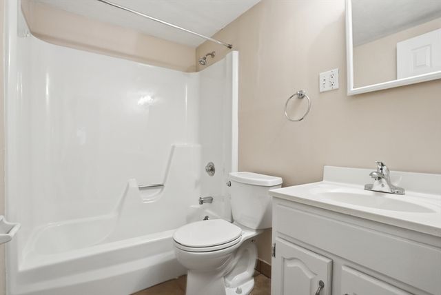 11 Davis b8, Acton, MA 01720