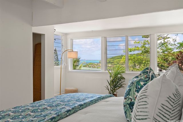 47-348 Mawaena Street, Kaneohe, HI 96744