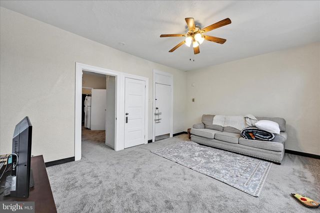 14 W JAMES ST, Lancaster, PA 17603