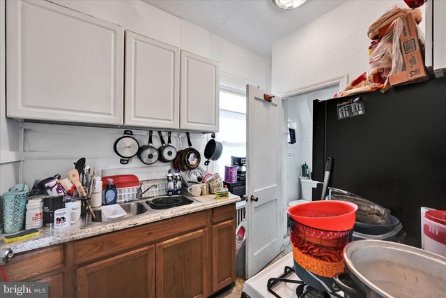 14 W JAMES ST, Lancaster, PA 17603