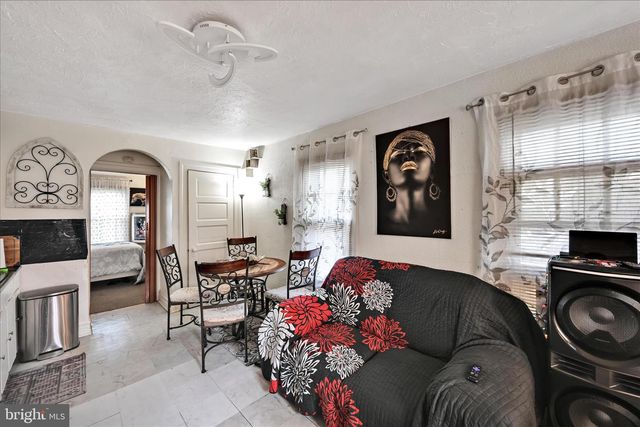 14 W JAMES ST, Lancaster, PA 17603