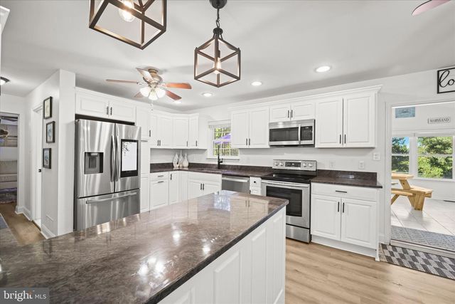 3045 HOLLAND CLIFFS RD, Huntingtown, MD 20639