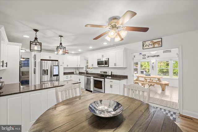 3045 HOLLAND CLIFFS RD, Huntingtown, MD 20639