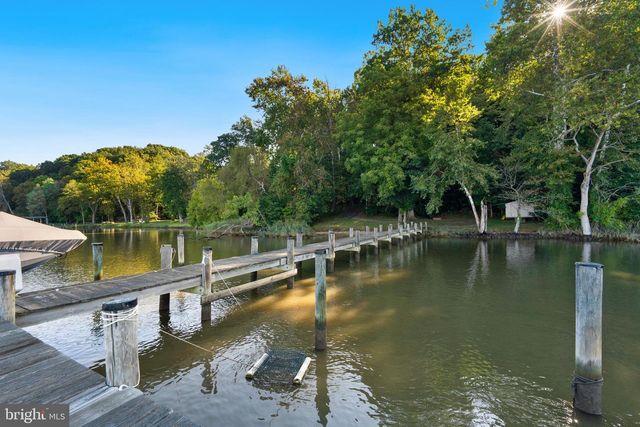 3045 HOLLAND CLIFFS RD, Huntingtown, MD 20639