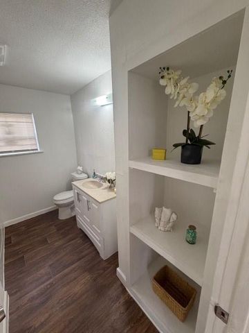 9314 Ashville Drive, Houston, TX 77051