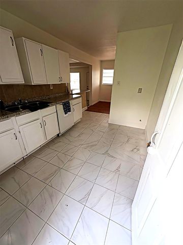 9314 Ashville Drive, Houston, TX 77051