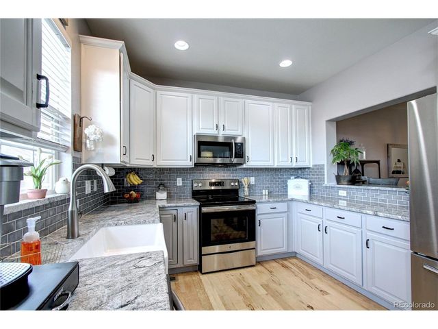 563 Lost Valley Pt, Castle Rock, CO 80108