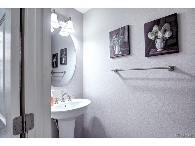 563 Lost Valley Pt, Castle Rock, CO 80108
