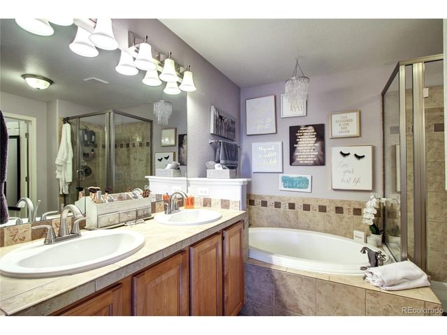 563 Lost Valley Pt, Castle Rock, CO 80108