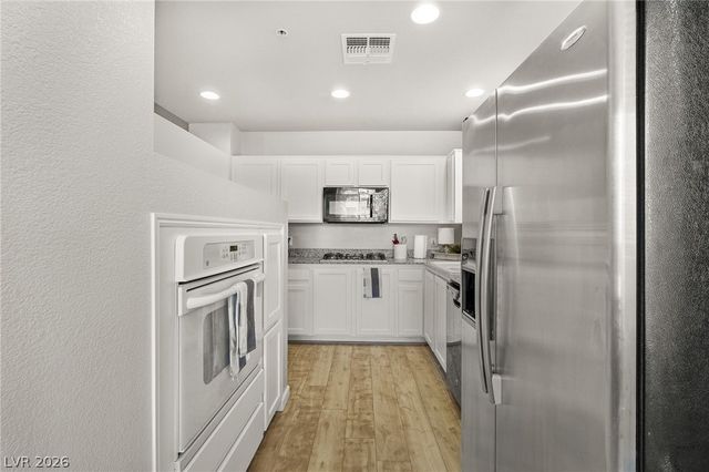 43 East Agate Avenue 209, Las Vegas, NV 89123