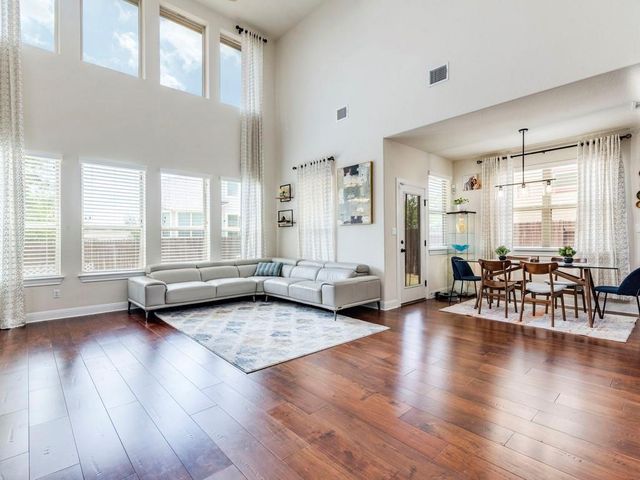 5720 Viejo DR, Austin, TX 78738