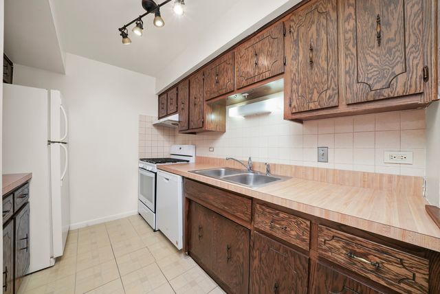 9146 W 140th Street W 3NE, Orland Park, IL 60462