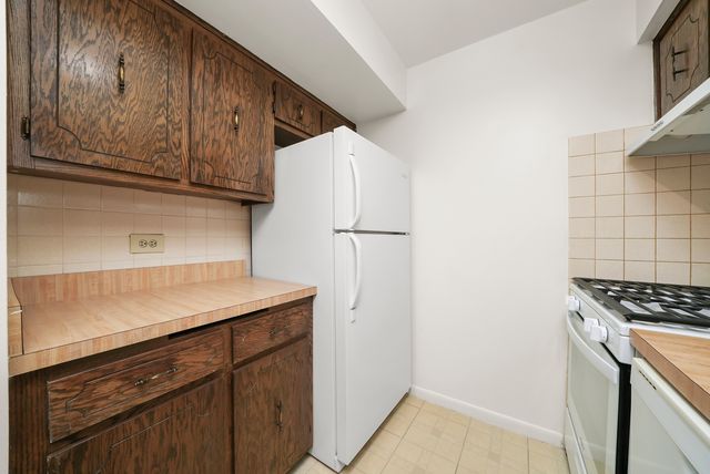 9146 W 140th Street W 3NE, Orland Park, IL 60462