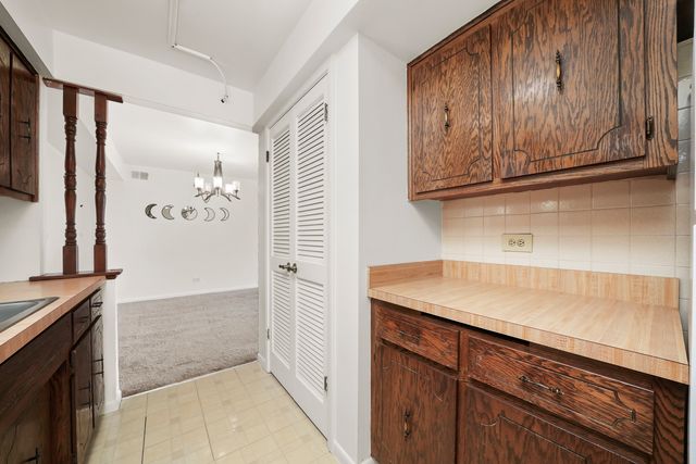 9146 W 140th Street W 3NE, Orland Park, IL 60462