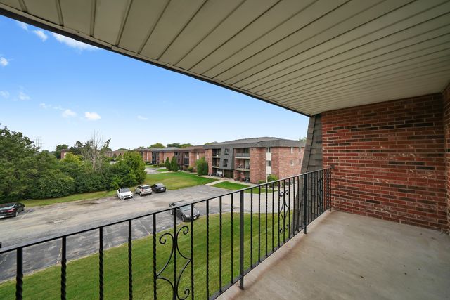 9146 W 140th Street W 3NE, Orland Park, IL 60462