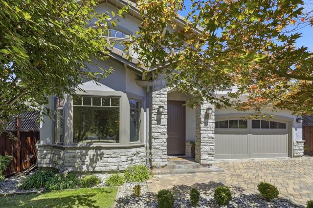 2025 Santa Cruz Avenue, Menlo Park, CA 94025