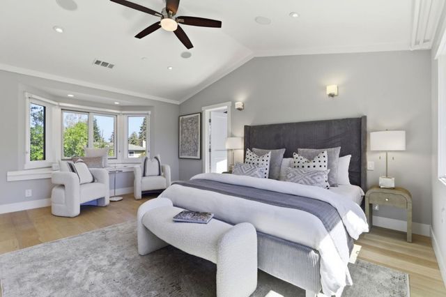 2025 Santa Cruz Avenue, Menlo Park, CA 94025