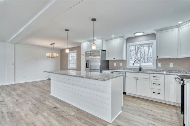 20 Sandoris Cir, Irondequoit, NY 14622