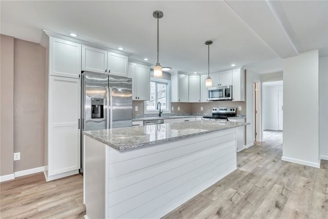 20 Sandoris Cir, Irondequoit, NY 14622